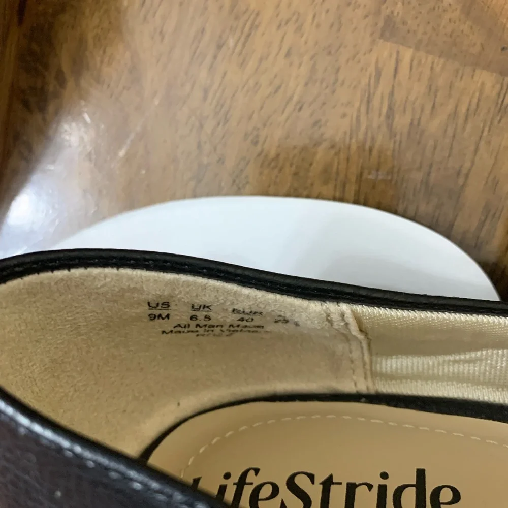 Life Stride women’s Black Mary Jane heels - Picture 9 of 10